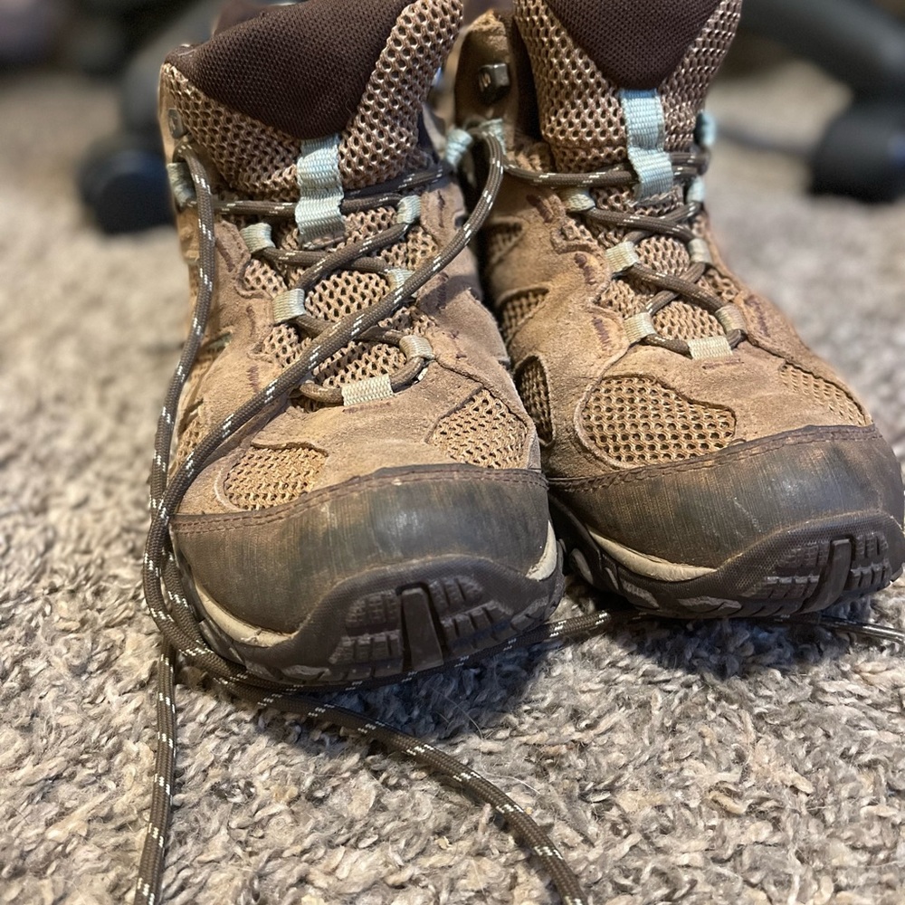 Merrell Women’s Brown/Blow Hiking Boots